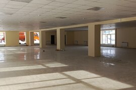 Нежилое помещение 460 м² под магазин. офис