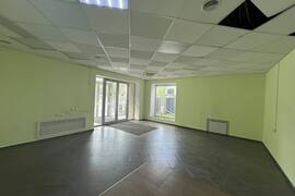 Помещение 330 м² под магазин, офис, шоурум