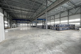 Помещение 3179 м² под склад с кранами 10 т
