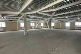 Помещение (частями)  770 м²