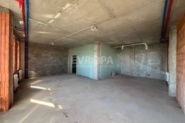 Торговое здание / офис в аренду, 1115 м², парковка, высокий трафик