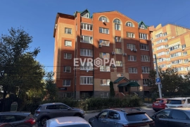 Помещение с арендаторами 275 м²