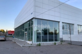 Торговое Офис Здание 913 м²