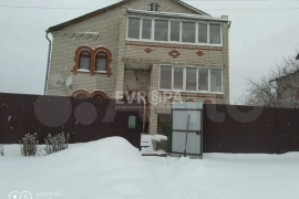 Коттедж 262 м² на участке 8 сот.