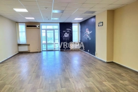 Офис 55,7 м² с балконом в БЦ «Кристалл» (Прямая аренда)