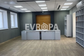 Торговое / офис 55 м² | 1 линия | отдельное здание | дизайнерский ремонт | Московское ш., 9