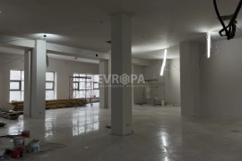 Помещение 400-800 м² под магазин, офис, клинику