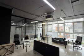 Нежилое помещение 295 м² под офис, шоурум