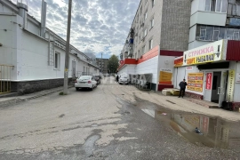 Нежилое помещение 400 м² под магазин, склад
