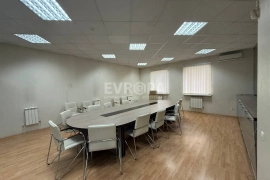 Нежилое помещение 330 м² под офис