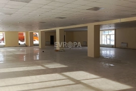 Нежилое помещение 460 м² под магазин. офис